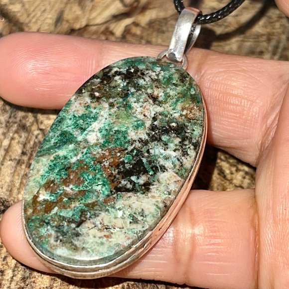 Chrysocolla Azurite Pendant 2 1/2” - Picture 4 of 11